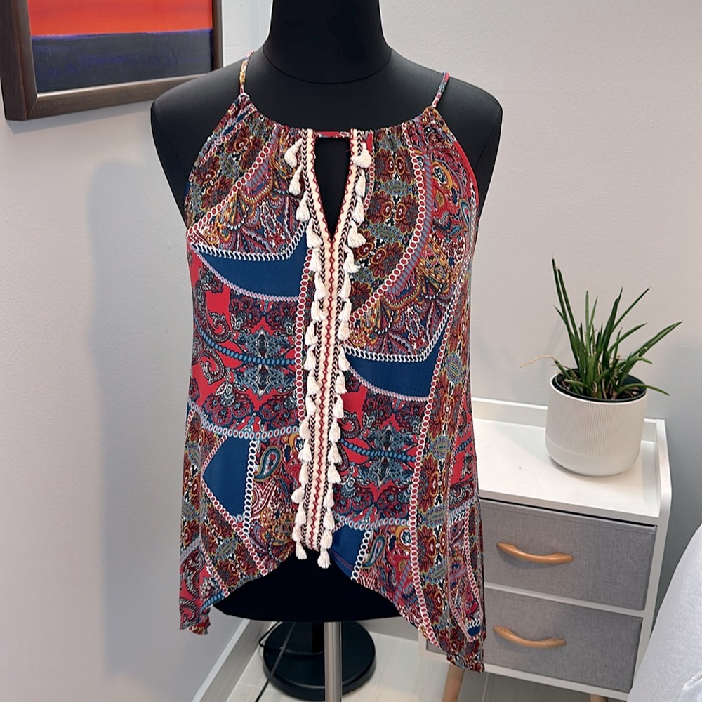 Boho Paisley Print Top with Tassel-Fringe Adornments Size 1X